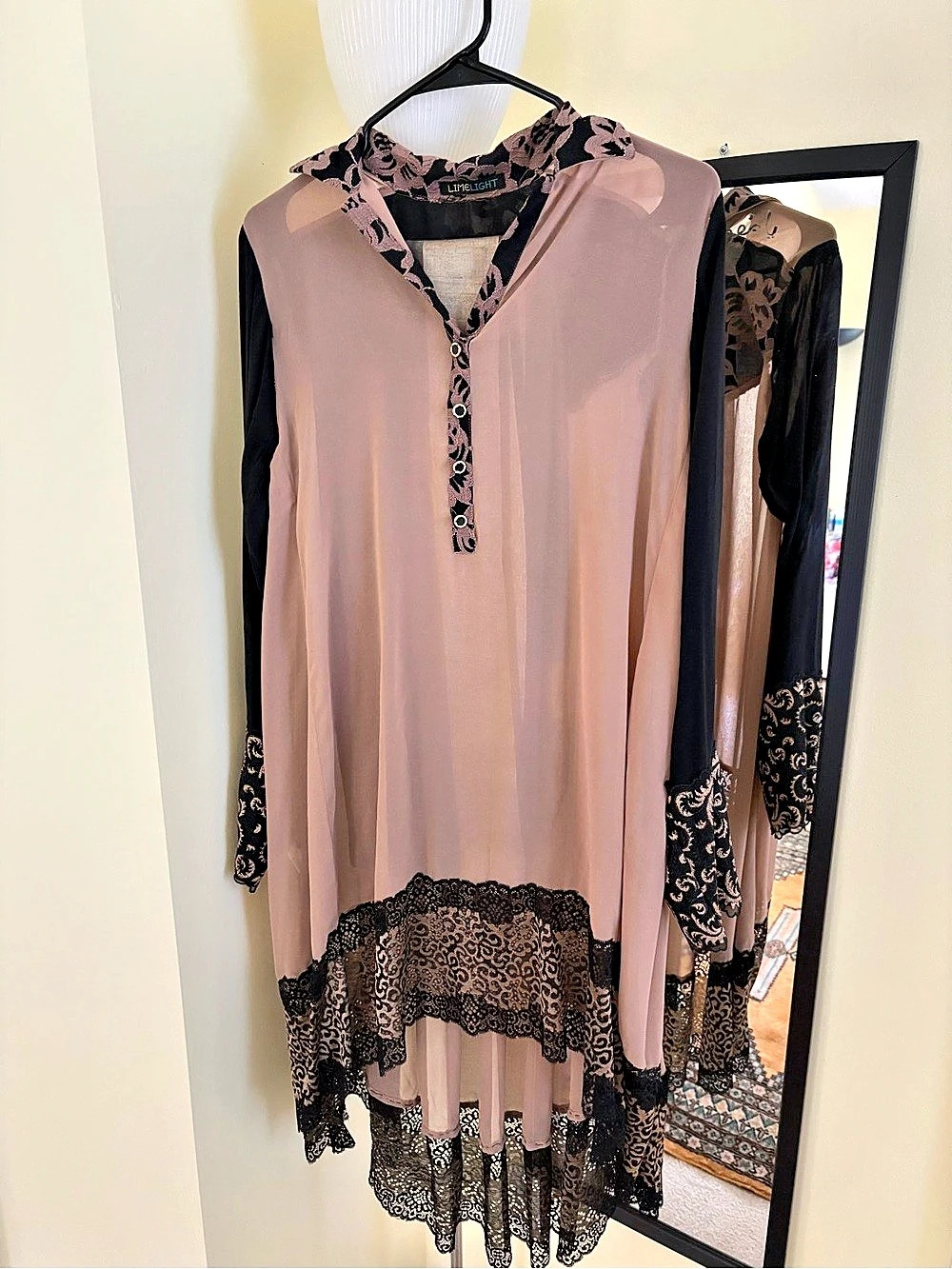 Limelight Floral Lace Maxi Dress in Brown & Black Like New